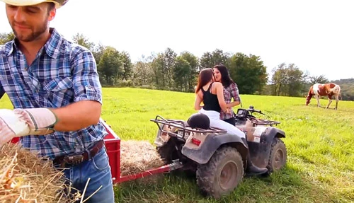Hard Sex while working in the Fields: Ansehen auf EroticOnly.DE